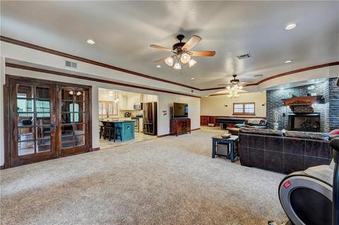 304 Evie Pl, Moore, OK 73160 photo 9