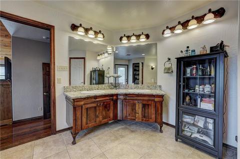 304 Evie Pl, Moore, OK 73160 photo 22