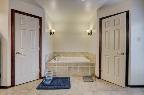 304 Evie Pl, Moore, OK 73160 photo 23