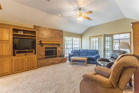 794 S Walnut Dr, Tuttle, OK 73089 photo 9