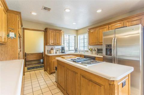 794 S Walnut Dr, Tuttle, OK 73089 photo 7