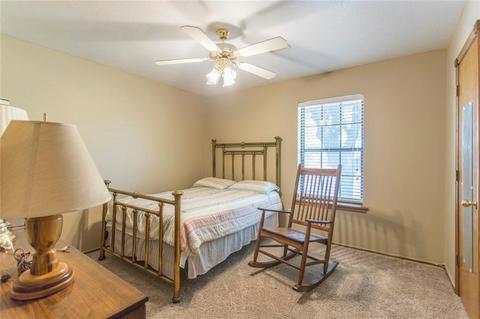 794 S Walnut Dr, Tuttle, OK 73089 photo 18