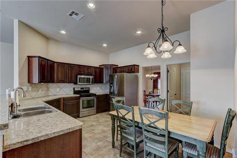 10708 Middlesbrough Ln, Yukon, OK 73099 photo 11