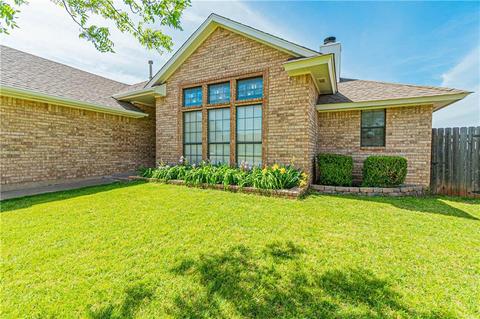 609 Fire Light Dr, Moore, OK 73160 photo 6