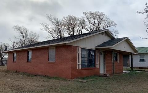 513 N 3rd St, Clinton, OK 73601 photo 1
