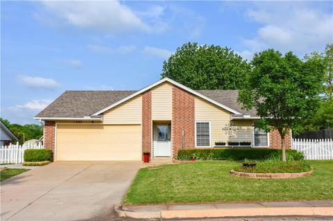 1303 W Silver Maple Ln, Noble, OK 73068 photo 1