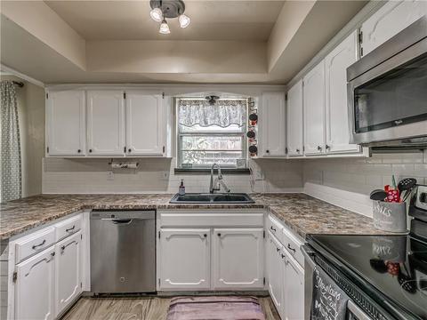 10329 Glascow Dr, Yukon, OK 73099 photo 13