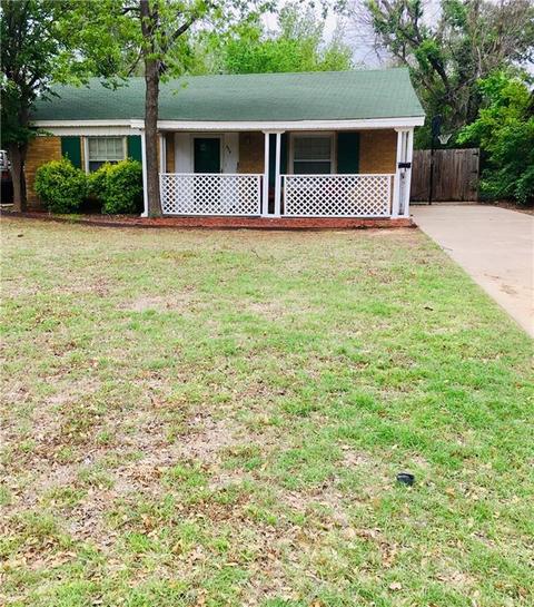928 E Cypress, Altus, OK 73521 photo 1