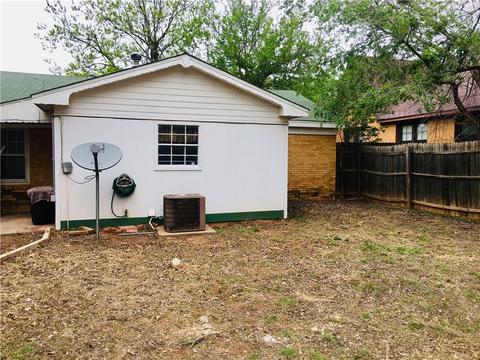 928 E Cypress, Altus, OK 73521 photo 24