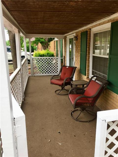 928 E Cypress, Altus, OK 73521 photo 2