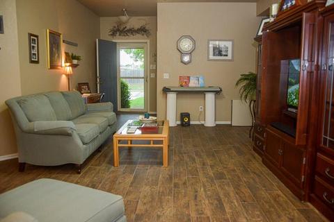 320 Harrogate Dr, Yukon, OK 73099 photo 3