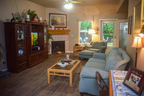 320 Harrogate Dr, Yukon, OK 73099 photo 2