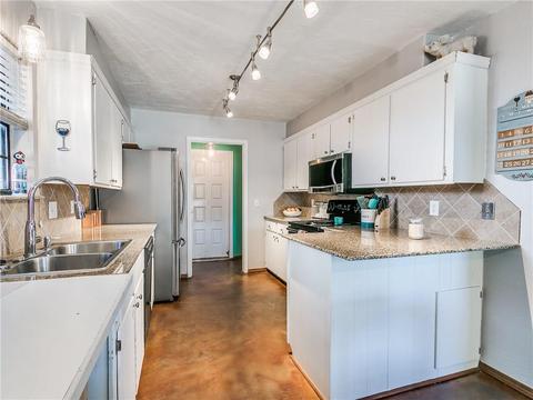 328 Cherryvale Rd, Edmond, OK 73003 photo 12