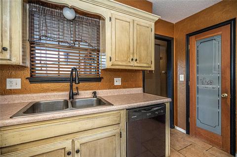 106 Olympic Dr, Moore, OK 73160 photo 13