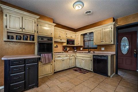 106 Olympic Dr, Moore, OK 73160 photo 11