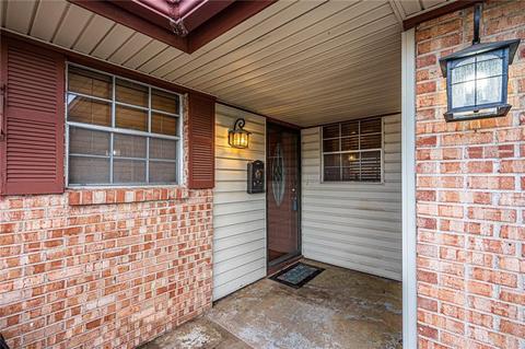 106 Olympic Dr, Moore, OK 73160 photo 4