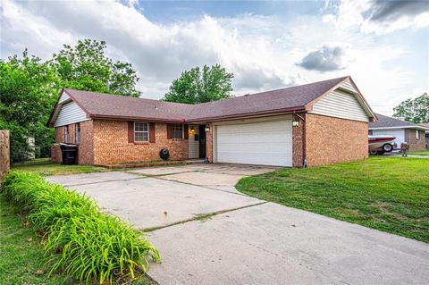 106 Olympic Dr, Moore, OK 73160 photo 1