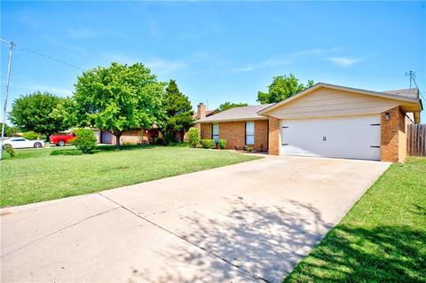 2301 Galaxy Dr, Altus, OK 73521 photo 4
