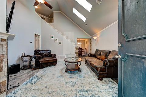 2124 Westmore Dr, Moore, OK 73170 photo 6