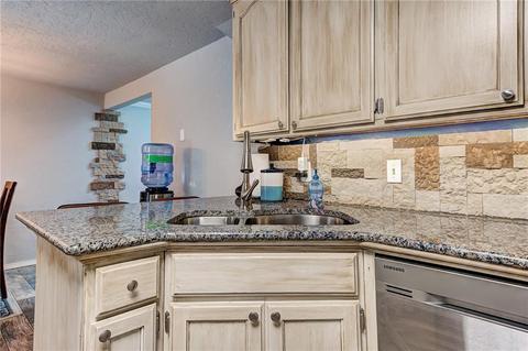 2124 Westmore Dr, Moore, OK 73170 photo 16