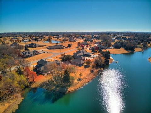 305 W Waterfront Dr, Tuttle, OK 73089 photo 1