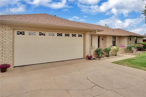 616 Camelot Ct, Altus, OK 73521 photo 4