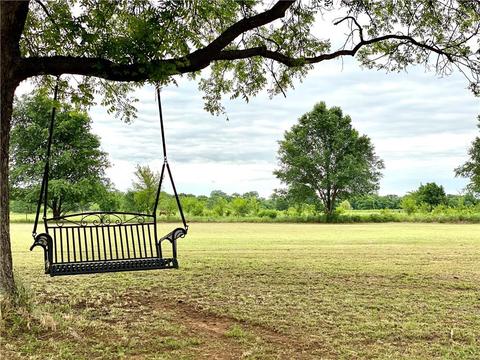 104 E C St, Alex, OK 73002 photo 1