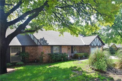 2011 Sumac Cir, Edmond, OK 73013 photo 2