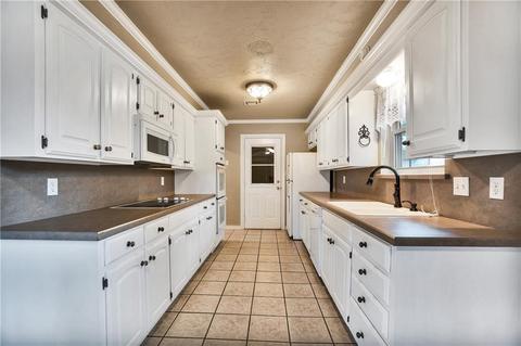 701 Comanche Trl, Altus, OK 73521 photo 9