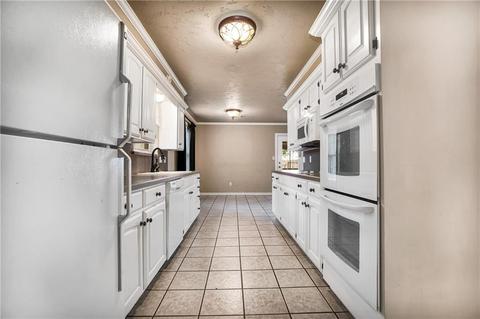 701 Comanche Trl, Altus, OK 73521 photo 10