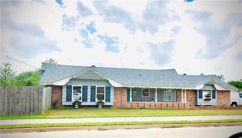 100 Eberle Dr, Moore, OK 73160 photo 2