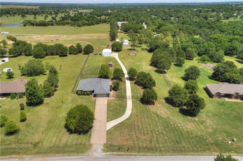 2324 Walnut Dr, Tuttle, OK 73089 photo 1
