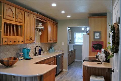 1002 Mitchell Rd, Tecumseh, OK 74873 photo 4