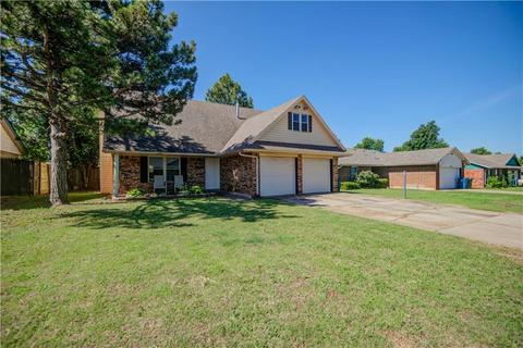 1024 Juno Cir, Edmond, OK 73003 photo 2
