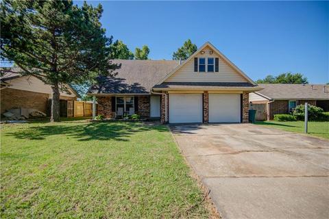 1024 Juno Cir, Edmond, OK 73003 photo 1