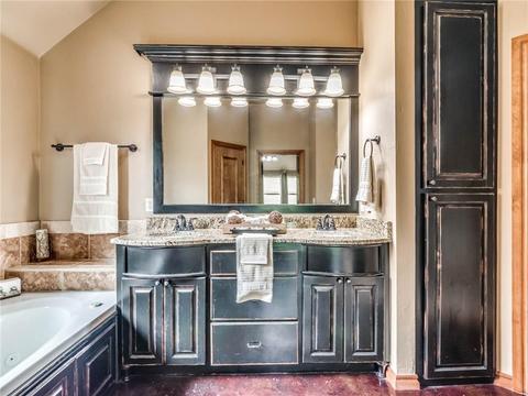 904 Bryan Dr, Moore, OK 73160 photo 17