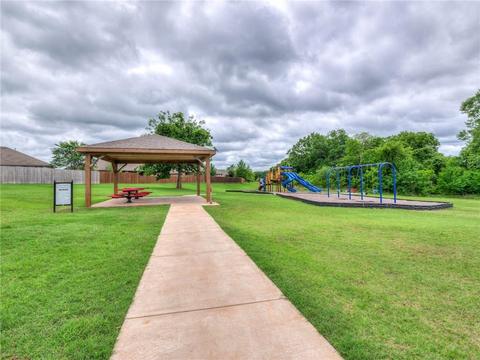 904 Bryan Dr, Moore, OK 73160 photo 32