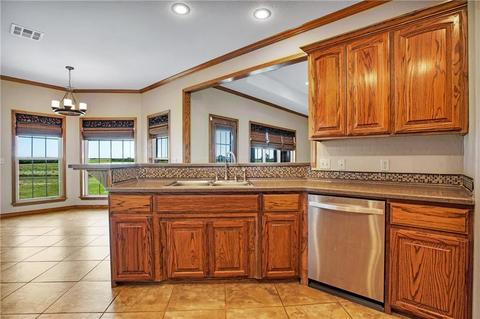 17692 S Rt 66 Rd, Erick, OK 73645 photo 8
