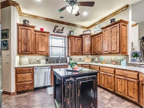 2363 E Rock Creek Rd, Tuttle, OK 73089 photo 8