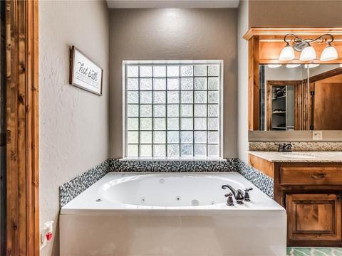 2363 E Rock Creek Rd, Tuttle, OK 73089 photo 16
