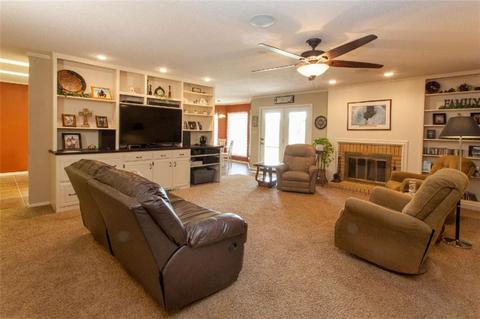 209 Regency Dr, Clinton, OK 73601 photo 5