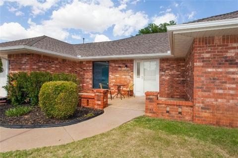 209 Regency Dr, Clinton, OK 73601 photo 2