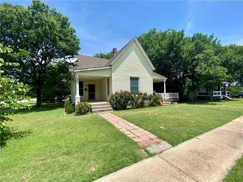 203 E Daws St, Norman, OK 73069 photo 2
