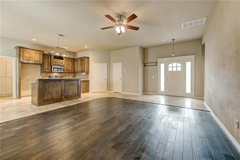 2913 Elmo Way, Moore, OK 73160 photo 6