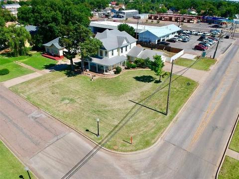 704 E Commerce Cor, Altus, OK 73521 photo 4