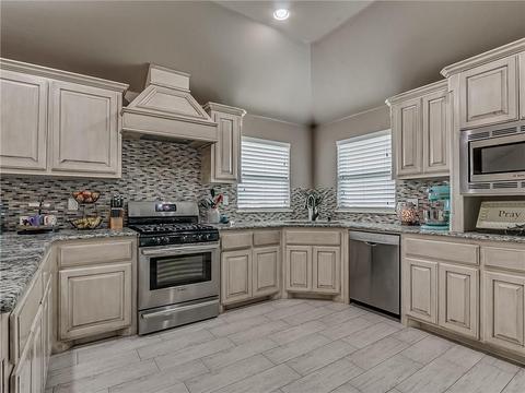 299 Hillside Dr, Harrah, OK 73045 photo 9