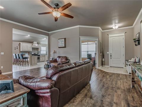 299 Hillside Dr, Harrah, OK 73045 photo 6