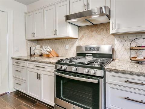 1301 Devonshire Ct, Edmond, OK 73034 photo 12
