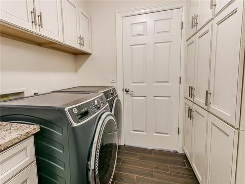 1301 Devonshire Ct, Edmond, OK 73034 photo 4