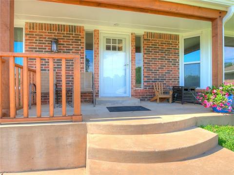 1301 Devonshire Ct, Edmond, OK 73034 photo 2